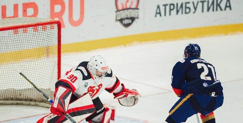 Молот - Омские Крылья