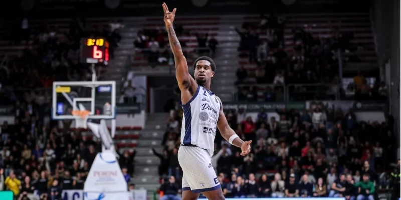 Универсо Тревизо Баскет - Сассари