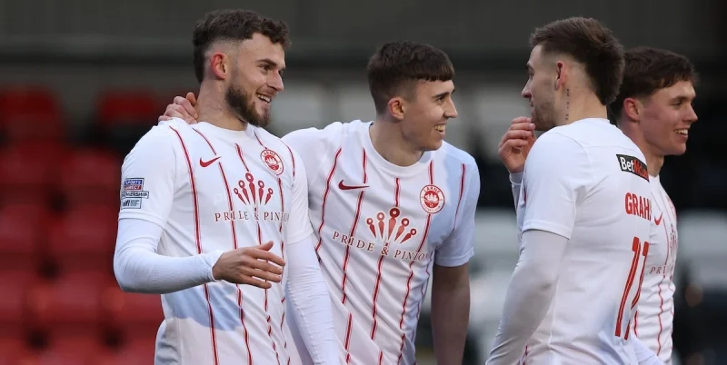 Ларн - Клифтонвилл Ларн - Клифтонвилл