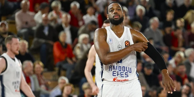 Анадолу Эфес - Париж