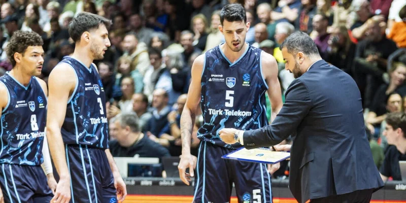 Тюрк Телеком - Лондон Лайонс Тюрк Телеком - Лондон Лайонс