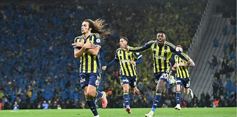 Халиде Эдип - Фенербахче Халиде Эдип - Фенербахче