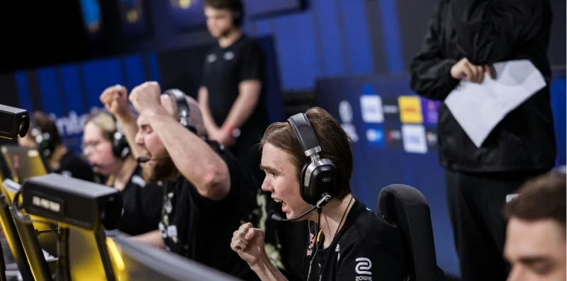 Aurora - Team Spirit Aurora - Team Spirit