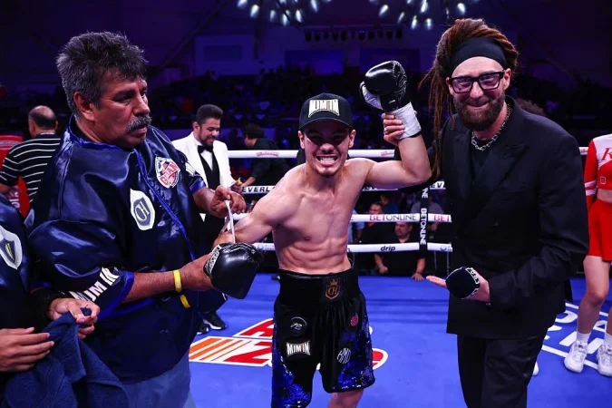 Кристиан Медина Хименес - Адриан Куриэль