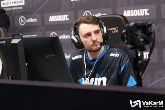 Phantom - WHITEBIRD Phantom - WHITEBIRD