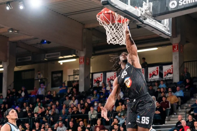 Университатя Клуж-Напока - Арис Университатя Клуж-Напока - Арис