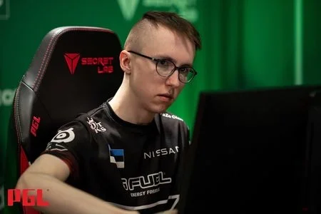 MOUZ - Team Vitality MOUZ - Team Vitality