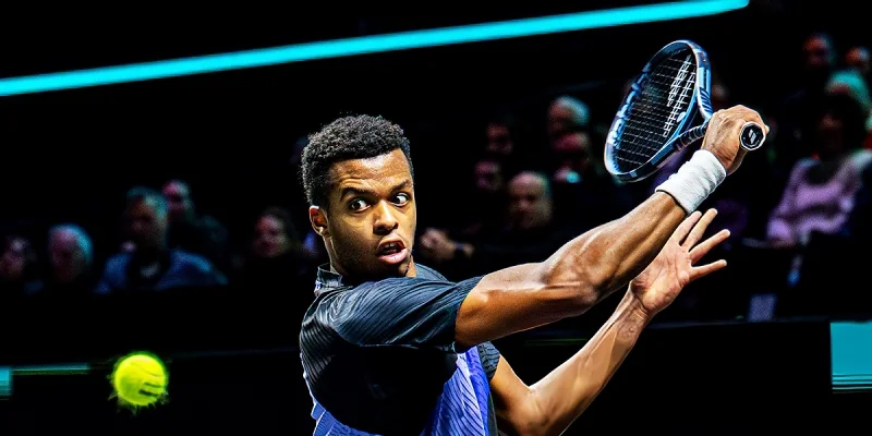 Зизу Бергс - Джованни Мпетши-Перрикар