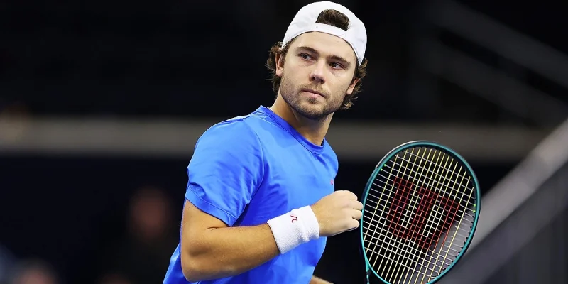 Адам Уолтон - Александар Ковачевич