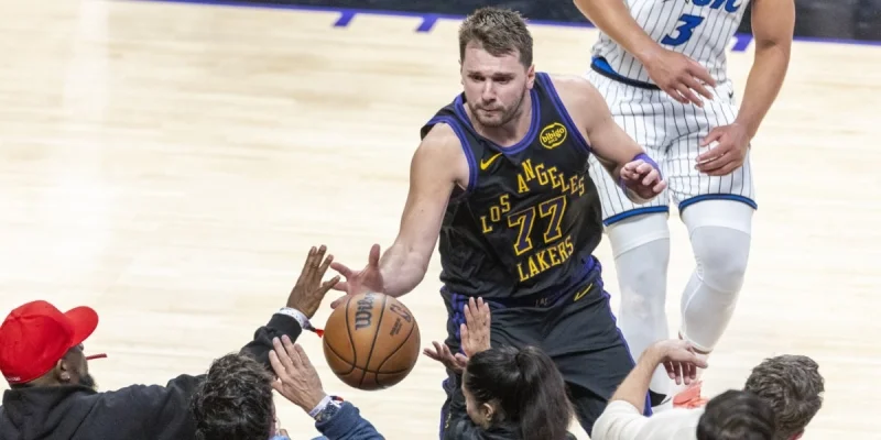 Финикс - Лейкерс Финикс - Лейкерс