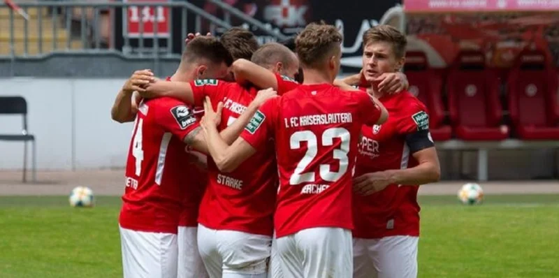 Кайзерслаутерн - Падерборн