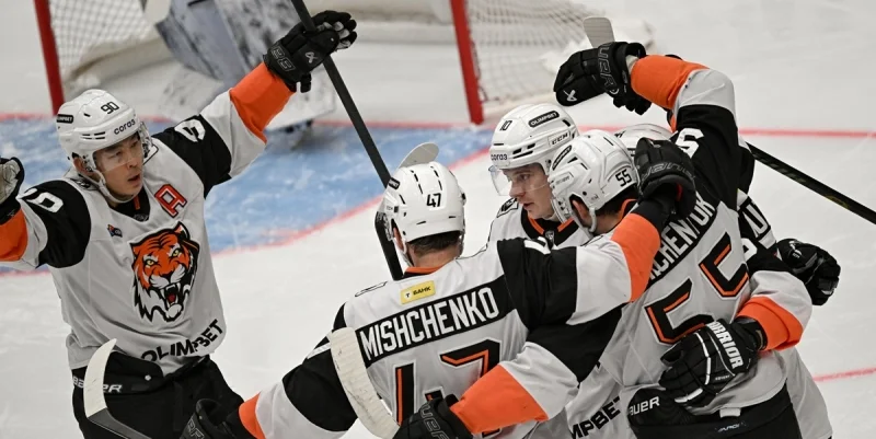 Амур - Нефтехимик Амур - Нефтехимик