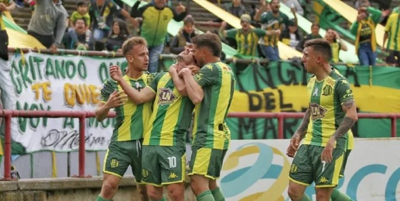 Дефенса и Хустисия - Ланус