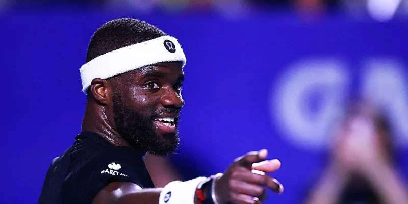 Дженсон Бруксби - Фрэнсис Тиафо