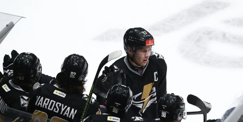 Адмирал - Нефтехимик