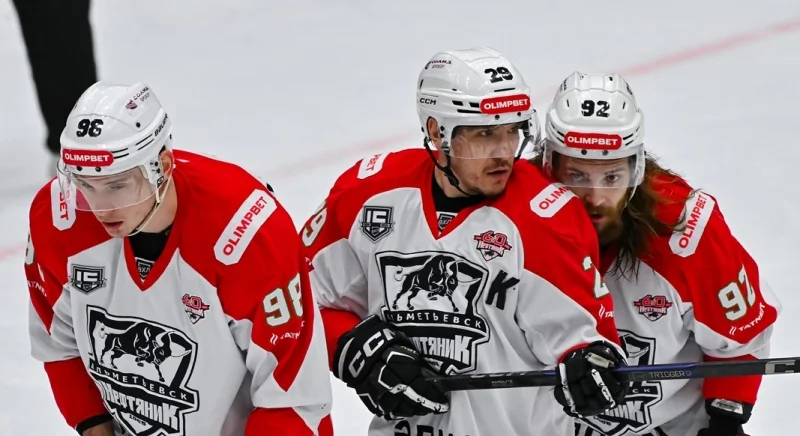 Нефтяник Ал - Омские Крылья