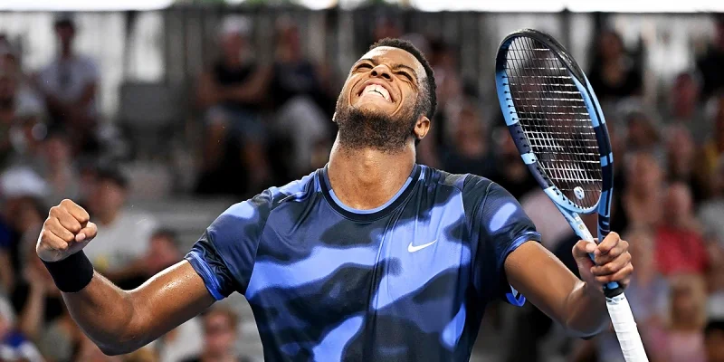 Джованни Мпетши-Перрикар - Камило Уго Карабелли