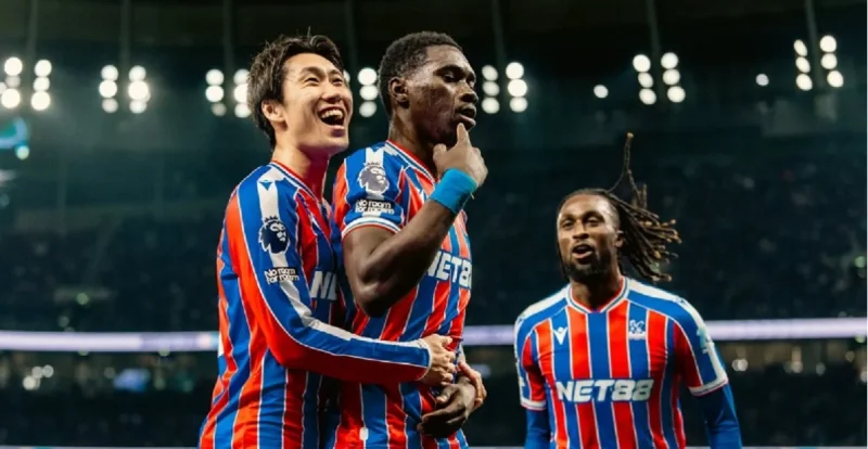 АЕК Ларнака - Кристал Пэлас