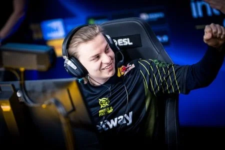 NaVi - Team Falcons NaVi - Team Falcons