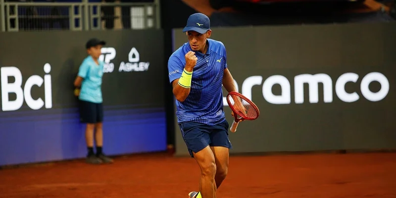 Адам Уолтон - Себастьян Баес