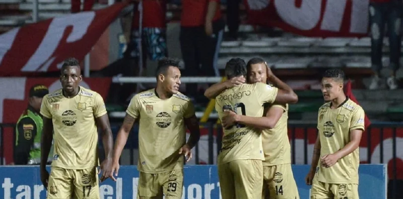 Хагуарес Кордоба - Агилас Дорадас