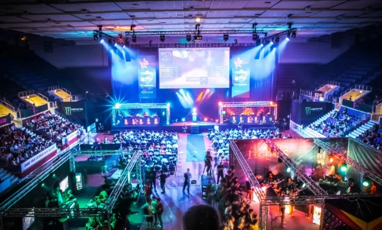 Rune Eaters Esports - Ursa