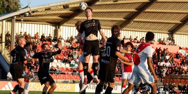 Йонг Аякс - Осс