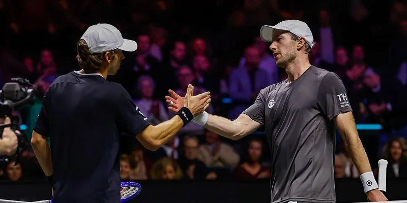 Ботик Ван де Зандшульп - Марк-Андре Хюслер