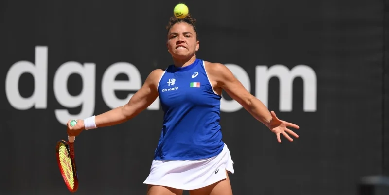 Зейнеп Сонмез - Жасмине Паолини