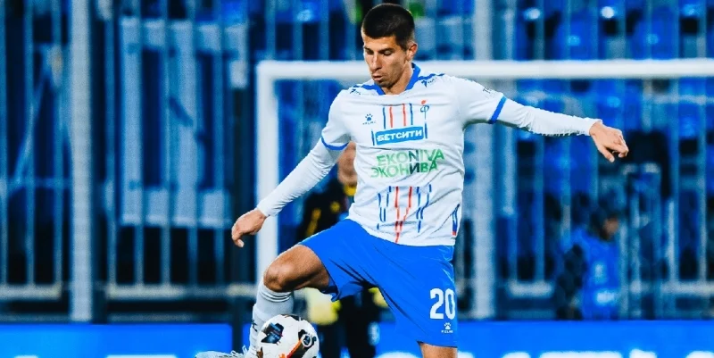 Чайка - Факел Чайка - Факел