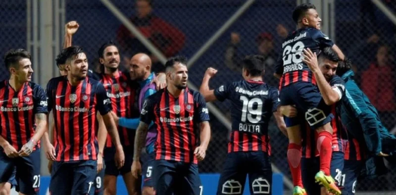 Сан-Лоренсо - Велес Сарсфилд Сан-Лоренсо - Велес Сарсфилд