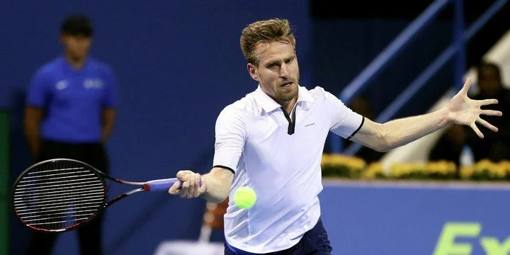 Петер Гойовчик - Фрэнсис Тиафо