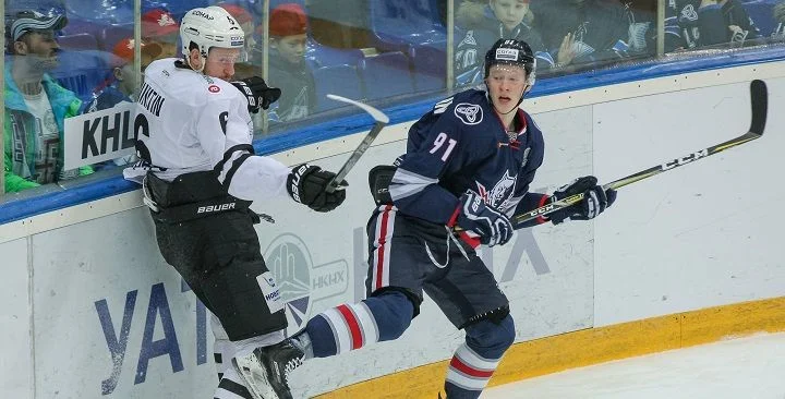 Нефтехимик - Трактор Нефтехимик - Трактор