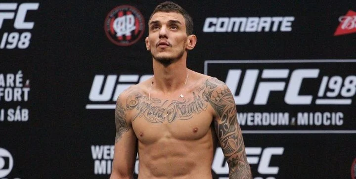 Ренато Мойкано - 