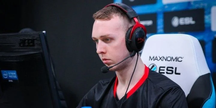 MOUZ - Astralis MOUZ - Astralis