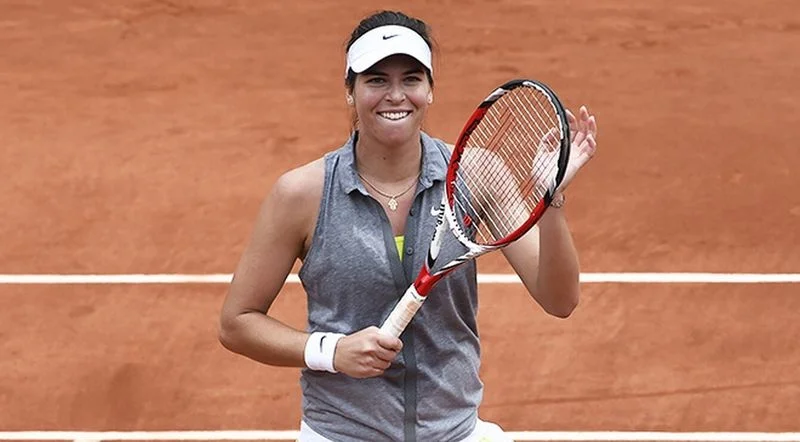 Яна Фетт - Айла Томлянович Яна Фетт - Айла Томлянович