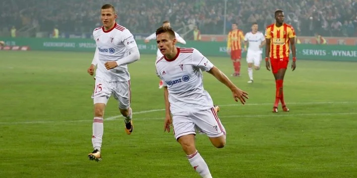 Гурник - Корона Гурник - Корона