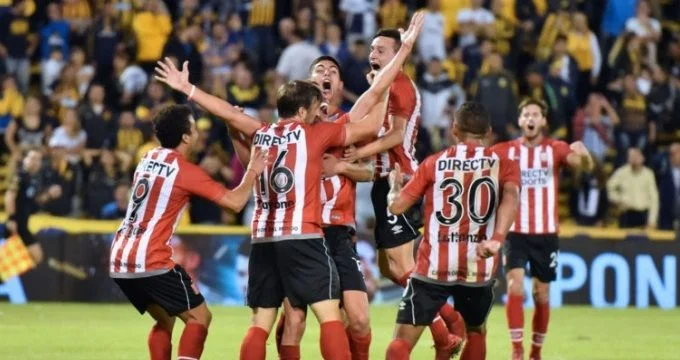 Эстудиантес - Гремио