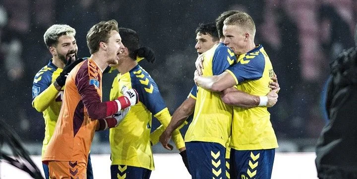 Брондбю - Генк Брондбю - Генк