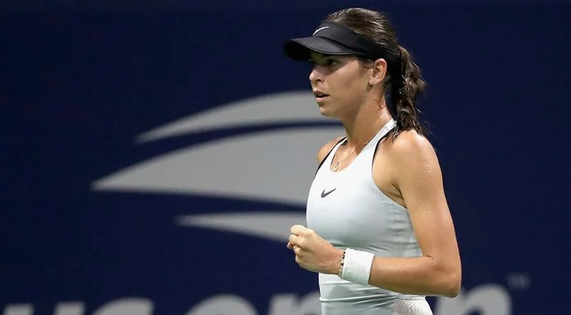 Айла Томлянович - Кики Бертенс