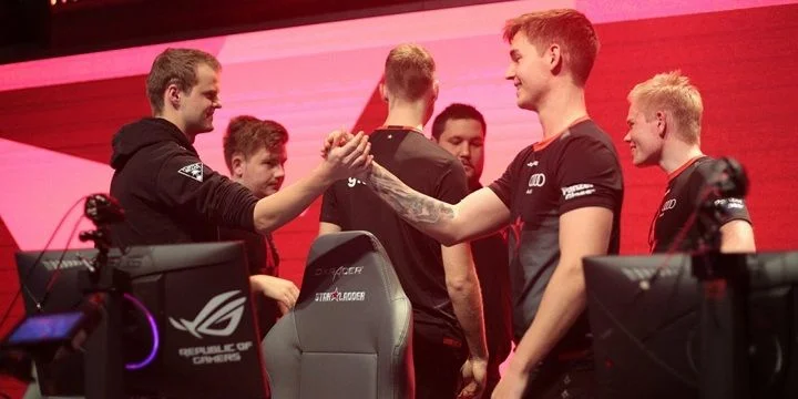 Astralis - ViCi Gaming Astralis - ViCi Gaming