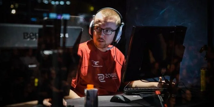 - MOUZ - MOUZ