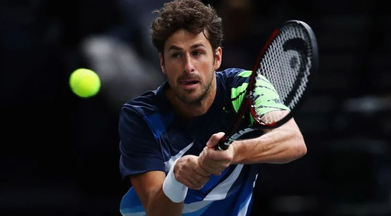 Робин Хаасе - Николас Харри