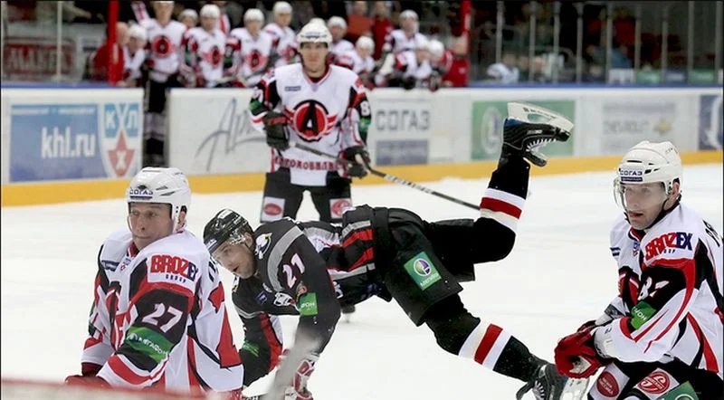 Трактор - Автомобилист Трактор - Автомобилист