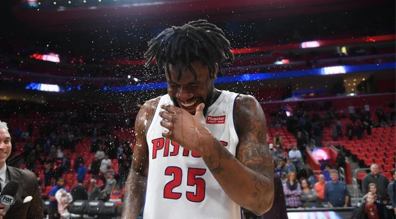 Детройт - Сакраменто