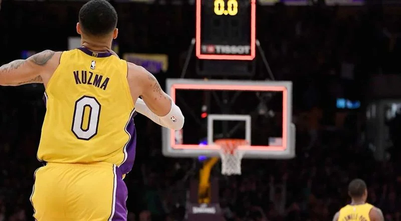 Лейкерс - Финикс