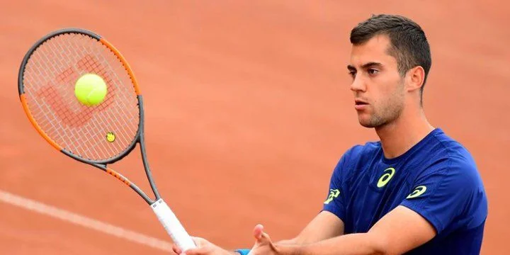 Феликс Оже-Альяссим - Ласло Дьере