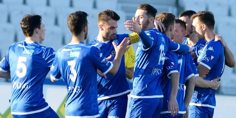 Этыр - Локомотив Пловдив