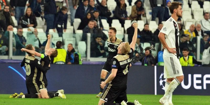 Аякс - Витесс