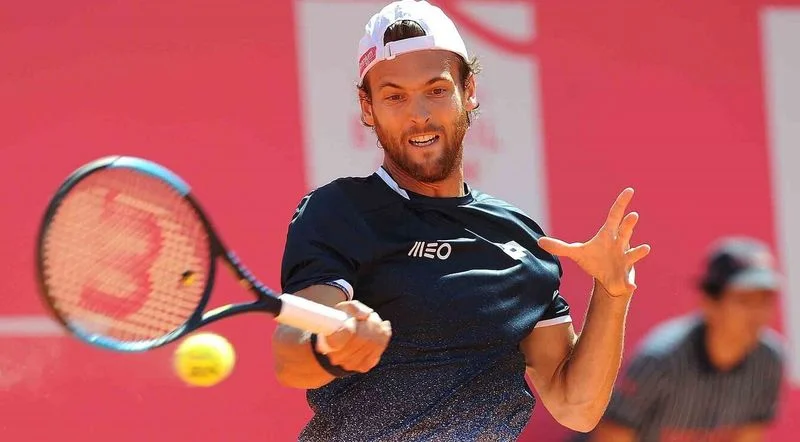 Адриан Маннарино - Жоао Соуза Адриан Маннарино - Жоао Соуза